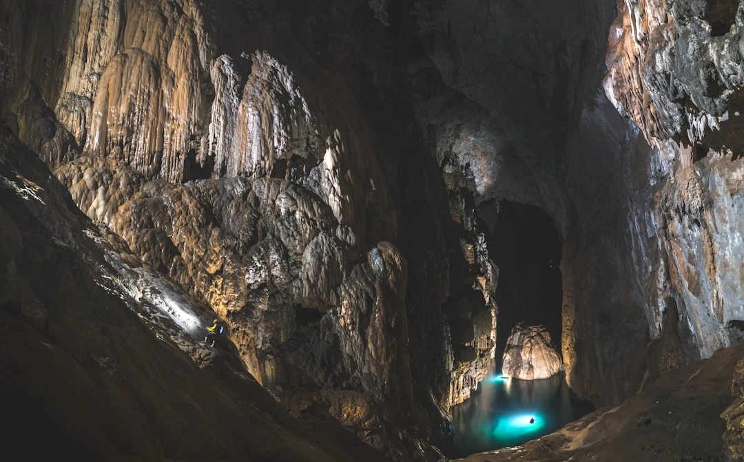 kham-pha-dia-diem-du-lich-hang-son-doong-duoi-goc-nhin-cua-mot-travel-blogger