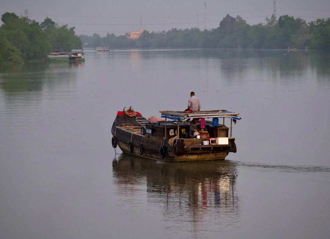 trai-nghiem-du-lich-mien-tay-trong-ngay-tu-goc-nhin-travel-blogger-8-nam